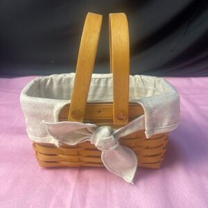 Longaberger Baskets 1998)